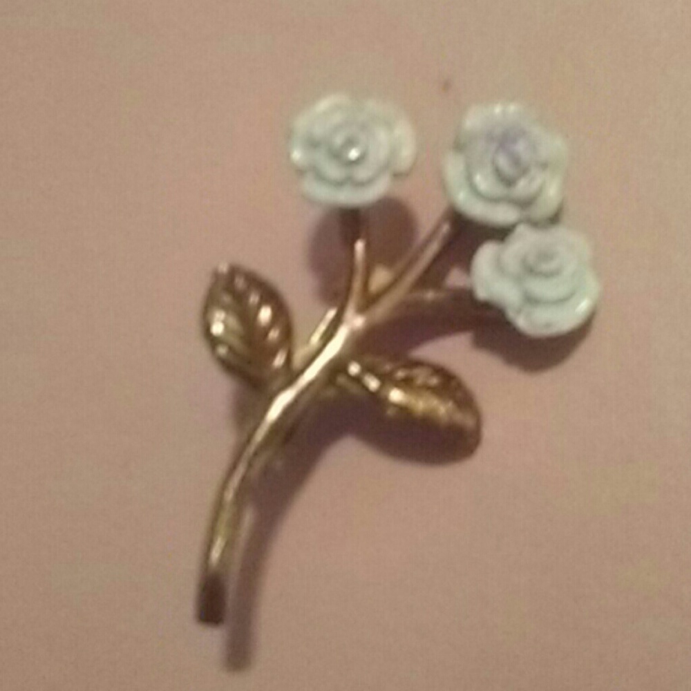 Floral Bouquet Brooch White n Gold